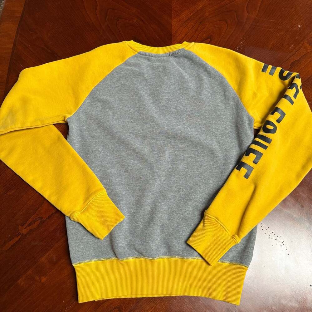 Universal Studios Harry Potter Hufflepuff Raglan Sweatshirt Size XS - Picture 9 of 9